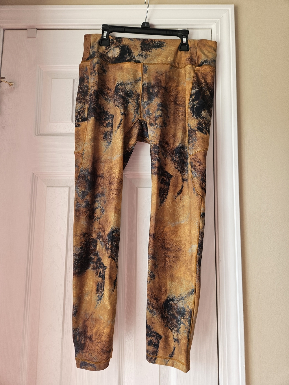 CALIA by Carrie Underwood Brown & Black Tie-Dye Capris